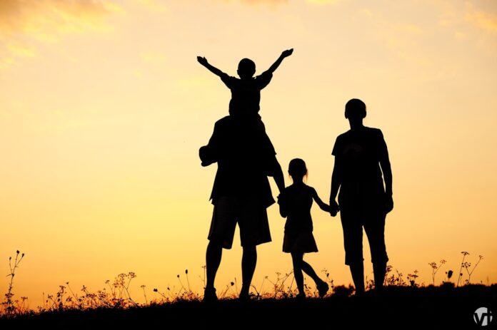 cha-me-san-sang-hi-sinh-vi-con-cai